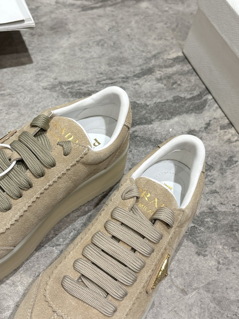 Pra*a sneakers